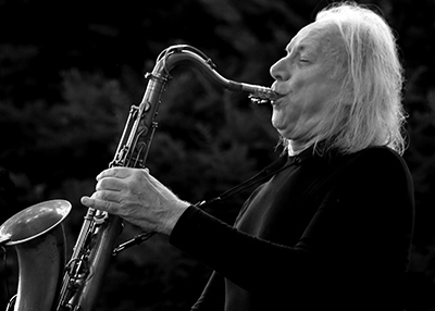 Saxofonist Jean-Marie Willson im Gartecafé bei Pur Natur